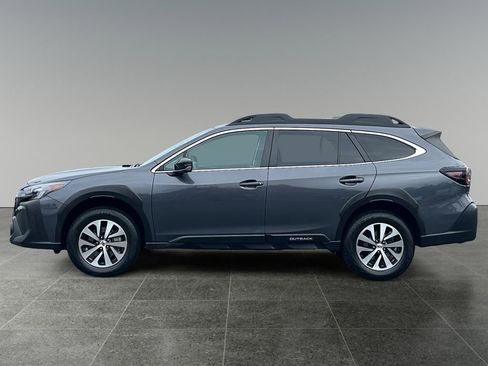 Used 2023 Subaru Outback Premium AWD/4WD image 5
