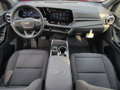 New 2026 Chevrolet Equinox LT w/ Safety and Technology Package FWD image 5