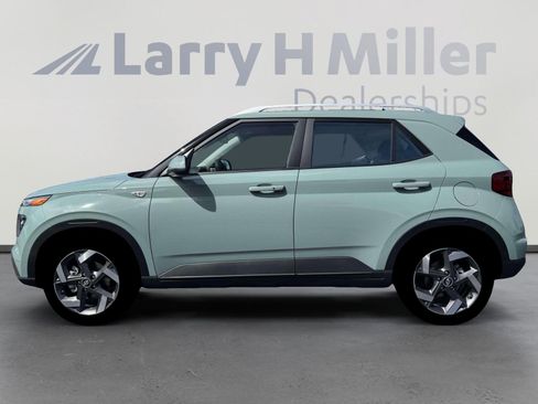 New 2026 Hyundai Venue SEL FWD image 3