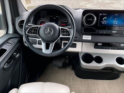 Used 2020 Mercedes-Benz Sprinter 3500 image 11