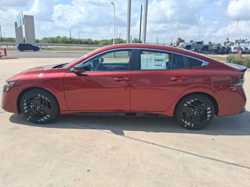 New 2026 Nissan Sentra SR w/ SR Premium Package FWD image 3
