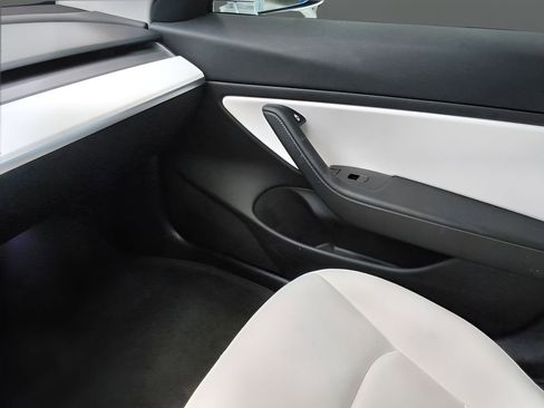 Used 2020 Tesla Model 3 Long Range AWD/4WD image 17