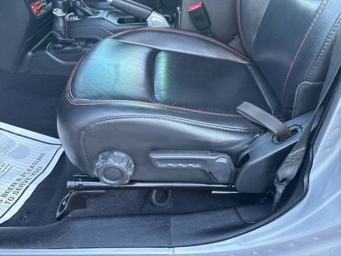 Used 2018 Jeep Wrangler Unlimited Rubicon AWD/4WD image 13