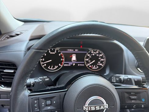 Used 2022 Nissan Rogue SL FWD image 14