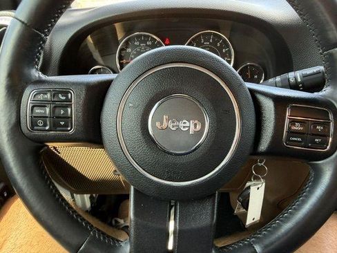 Used 2013 Jeep Wrangler Unlimited Sahara w/ Dual Top Group AWD/4WD image 25