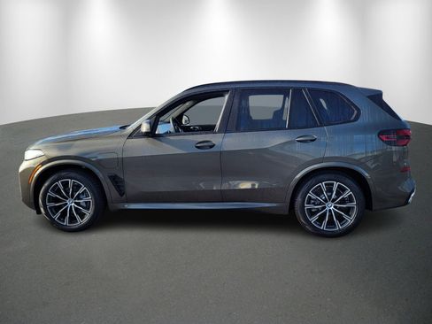 New 2026 BMW X5 xDrive50e w/ M Sport Package image 4