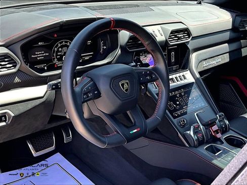 Used 2024 Lamborghini Urus Performante AWD/4WD image 13
