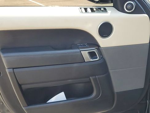 Used 2019 Land Rover Range Rover Sport HSE AWD/4WD image 28
