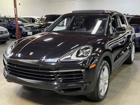 Used 2019 Porsche Cayenne w/ Premium Package AWD/4WD image 14