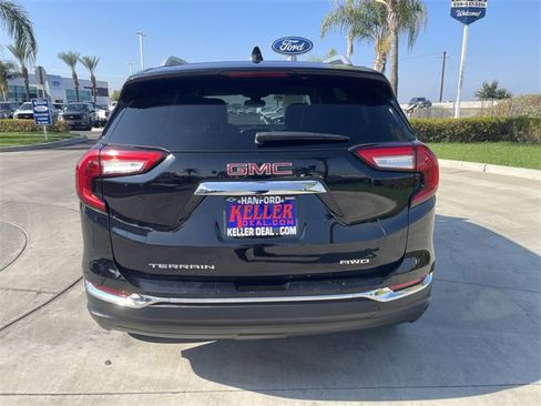 Used 2024 GMC Terrain SLT image 7