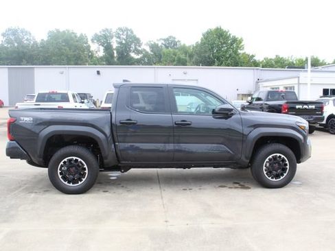 Used 2026 Toyota Tacoma TRD Off-Road AWD/4WD image 6