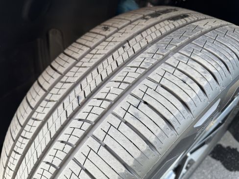 Certified 2025 Volkswagen Atlas SE image 13