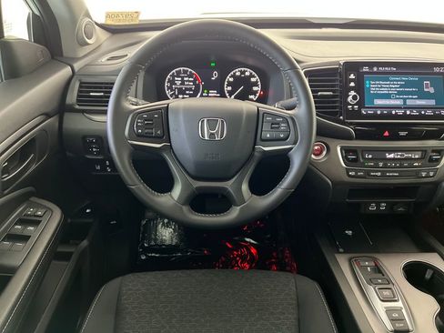 Used 2025 Honda Ridgeline Sport image 15