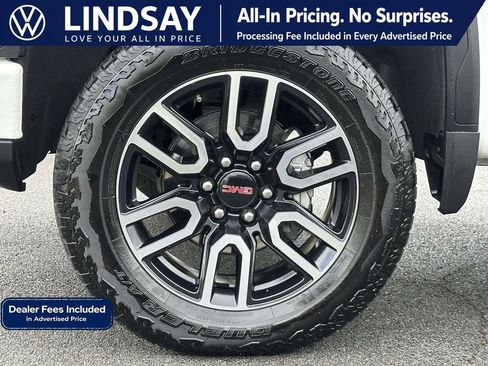 Used 2025 GMC Sierra 1500 AT4 w/ AT4 Premium Package AWD/4WD image 8