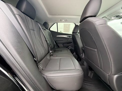 Used 2025 Buick Envision Avenir image 34