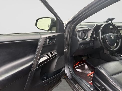 Used 2018 Toyota RAV4 SE w/ Power Extra Value Package AWD/4WD image 11