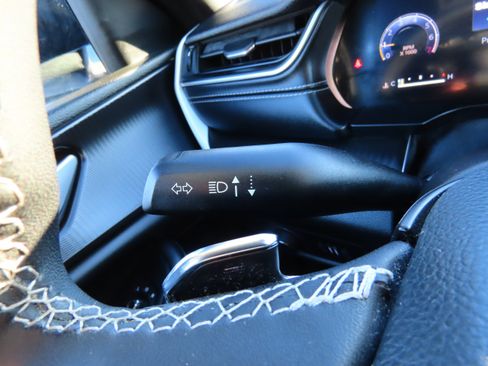 Used 2023 Jeep Grand Cherokee L Laredo image 34