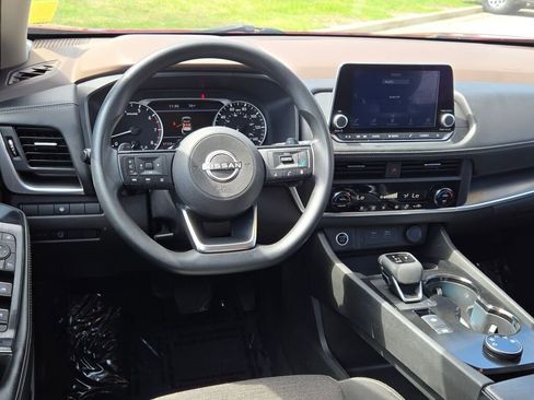 Used 2023 Nissan Rogue SV AWD/4WD image 16