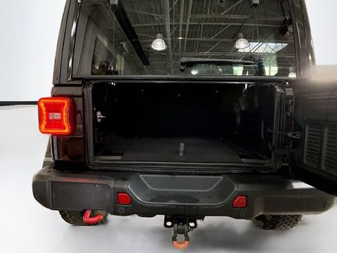 Used 2018 Jeep Wrangler Unlimited Rubicon w/ Dual Top Group image 25