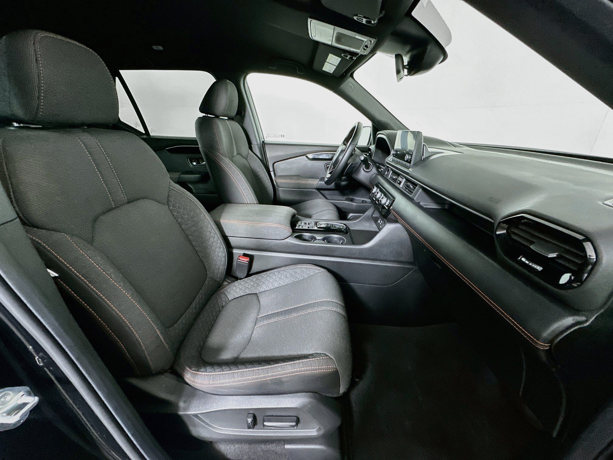Used 2025 Honda Pilot Sport image 30