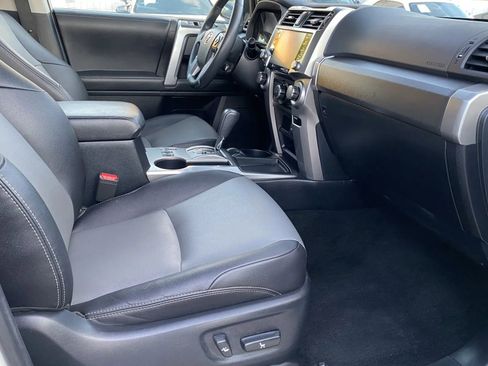 Used 2022 Toyota 4Runner SR5 Premium image 6