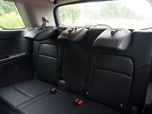 Used 2024 Nissan Pathfinder SL FWD image 14