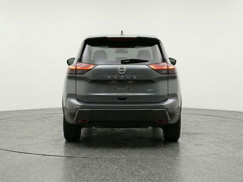 Used 2025 Nissan Rogue SV image 7