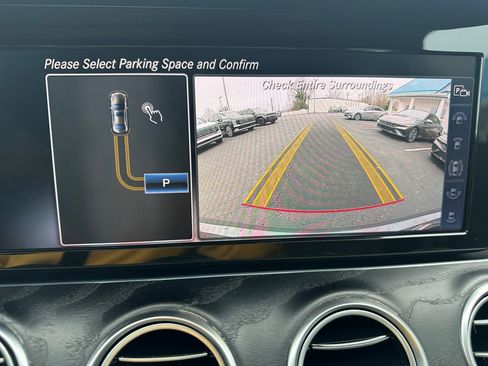 Used 2019 Mercedes-Benz E 300 image 22