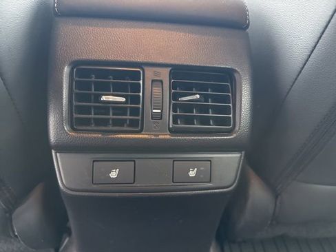 Used 2017 Subaru Outback 2.5i Limited image 12