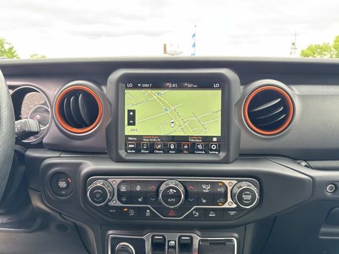 Used 2020 Jeep Gladiator Mojave AWD/4WD image 24