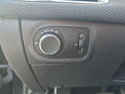 Used 2017 Chevrolet Cruze LT w/ Convenience Package FWD image 24