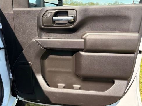 Used 2025 Chevrolet Silverado 3500 W/T AWD/4WD image 31