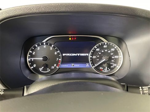 Used 2024 Nissan Frontier SV w/ Technology Package image 5