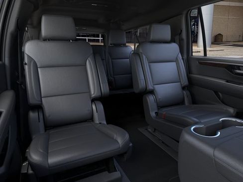 New 2026 Chevrolet Suburban LT w/ Comfort Package AWD/4WD image 17