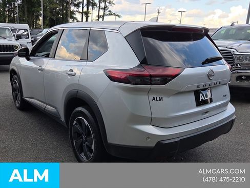 Used 2024 Nissan Rogue SV FWD image 10