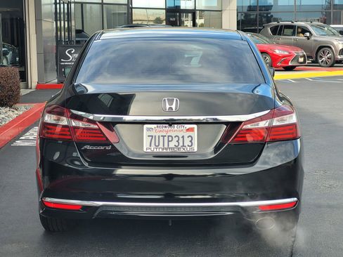 Used 2017 Honda Accord LX image 5