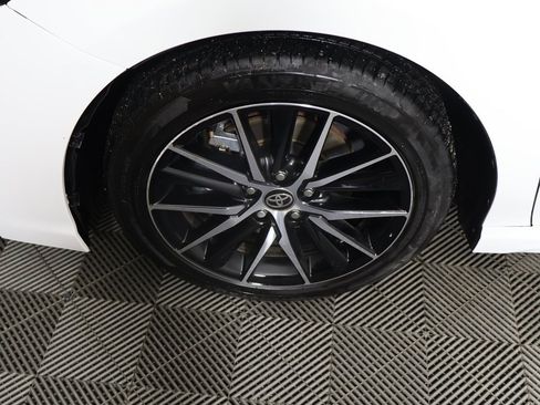 Used 2024 Toyota Camry SE image 14
