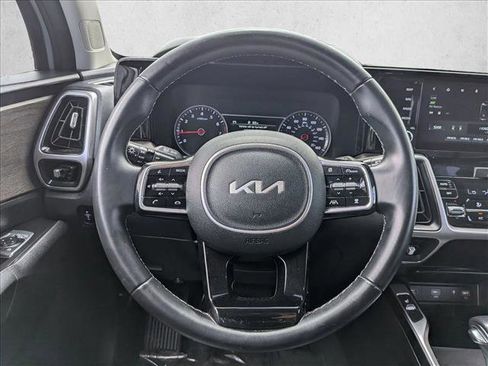 Used 2022 Kia Sorento EX w/ Panoramic Sunroof Package FWD image 14