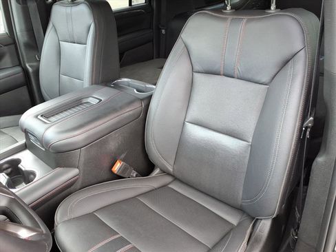 Used 2022 Chevrolet Suburban RST w/ Luxury Package AWD/4WD image 18