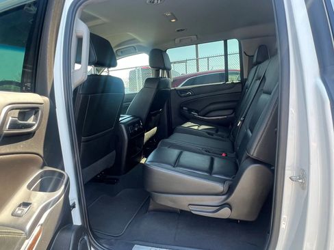 Used 2019 Chevrolet Suburban LT image 28
