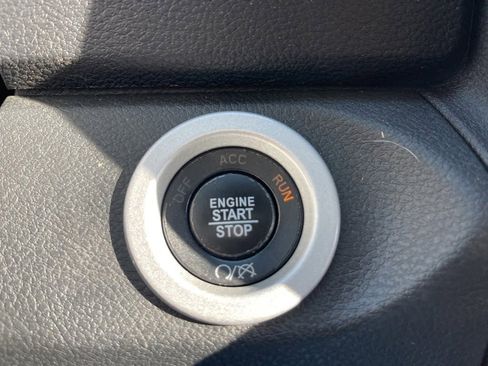 Used 2018 RAM 1500 Laramie w/ Convenience Group image 19