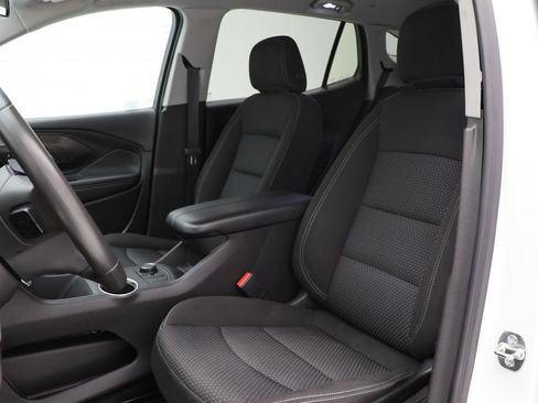 Used 2024 GMC Terrain SLE image 15