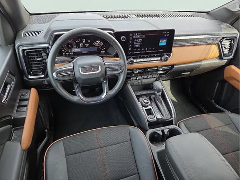 Used 2026 GMC Canyon AT4 image 11