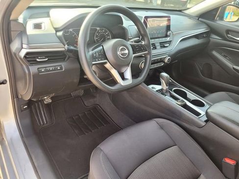 Used 2024 Nissan Altima 2.5 SV image 17