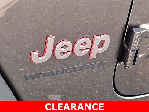 Used 2025 Jeep Wrangler Rubicon image 28