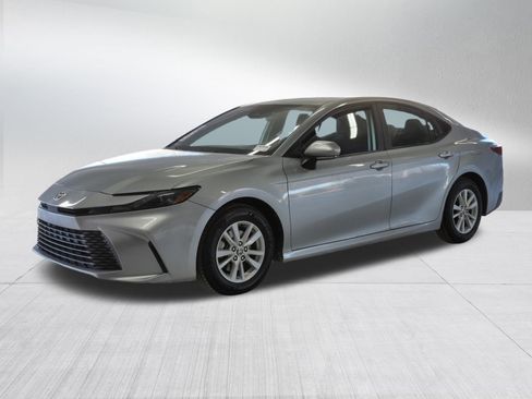 Certified 2025 Toyota Camry LE image 3
