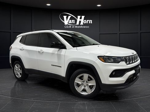 Used 2022 Jeep Compass Latitude AWD/4WD image 1