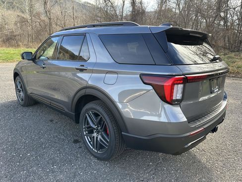 New 2026 Ford Explorer ST-Line w/ ST-Line Street Pack image 5