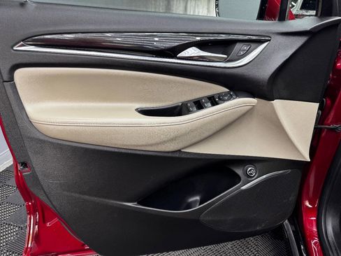 Used 2021 Buick Enclave Essence image 36