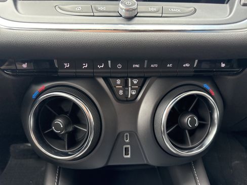 New 2025 Chevrolet Blazer LT w/ Midnight/Sport Edition image 22